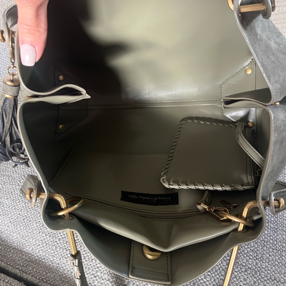 House of Harlow green suede purse. - Picture 4 of 5